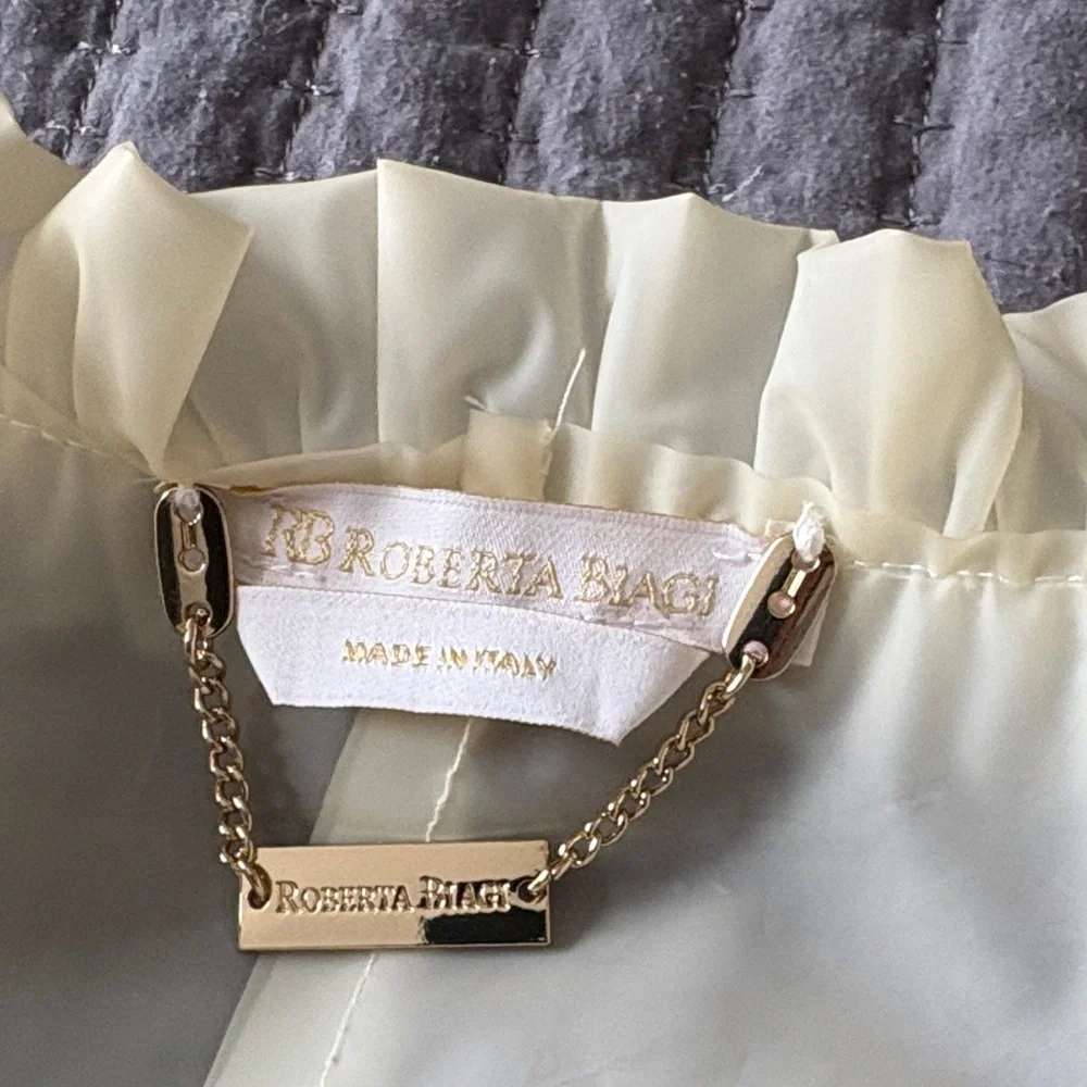 Transparent Cream Ruffle rain Jacket - Picture 4 of 4